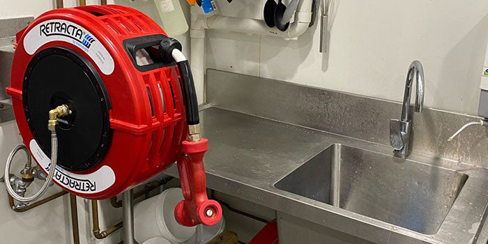 R3 Engineered Thermoplastic Heavy Duty Hose Reel Hot Wash 1/2 inch x 65 ft 185F MAX 150PSI Red Case / White Hose | HW465R-02