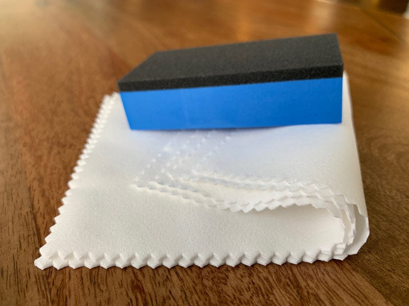 Foam Block with 4 Suede Applicators