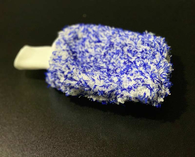 Plush Car Wash Mitt in Blue
