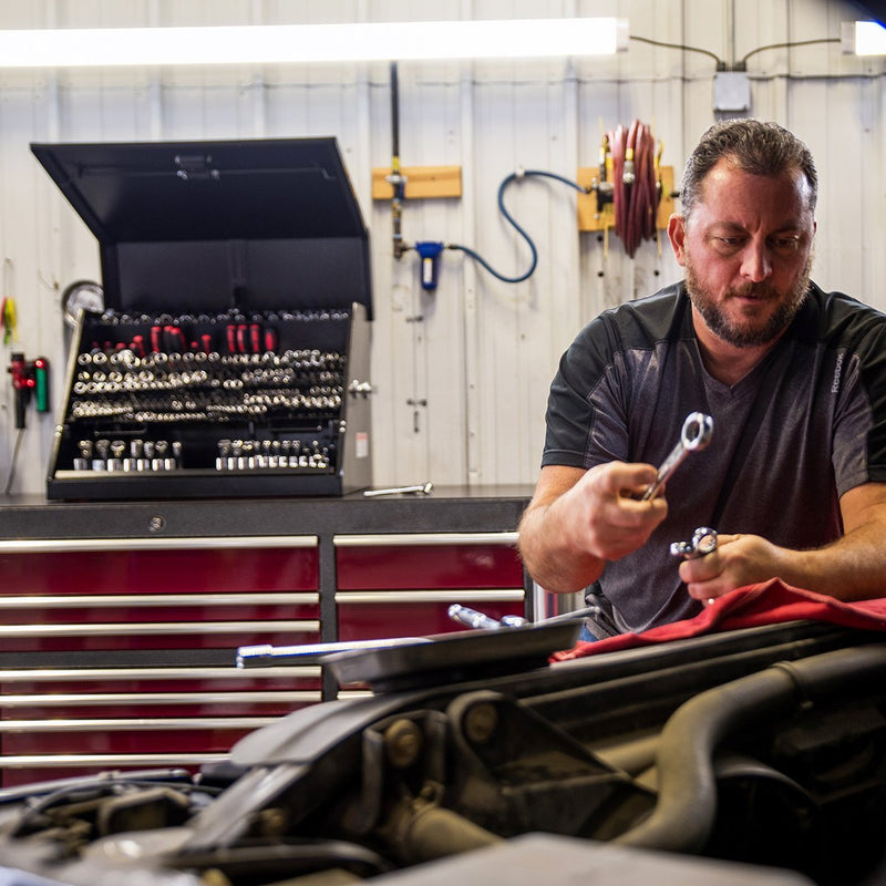 Montezuma LA400B | 30 x 19 in. Steel Triangle® Toolbox