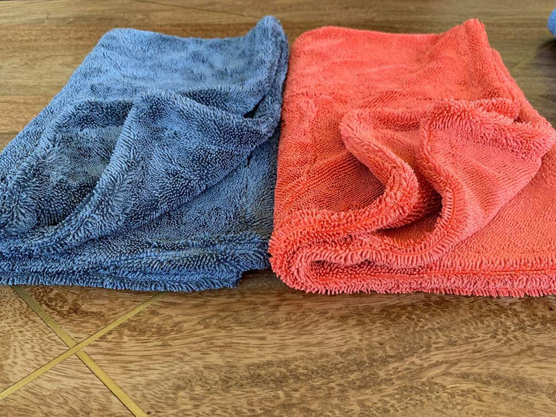 Sucker Jr. Edgeless microfiber towel