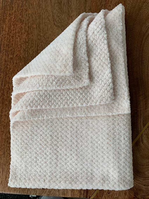 https://proformancesupply.com/cdn/shop/products/towels-roman-16x24-2_512x683.jpg?v=1589395642