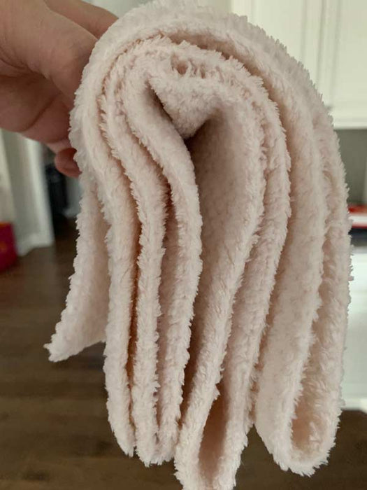 https://proformancesupply.com/cdn/shop/products/towels-roman-16x24-5_525x700.jpg?v=1589395709